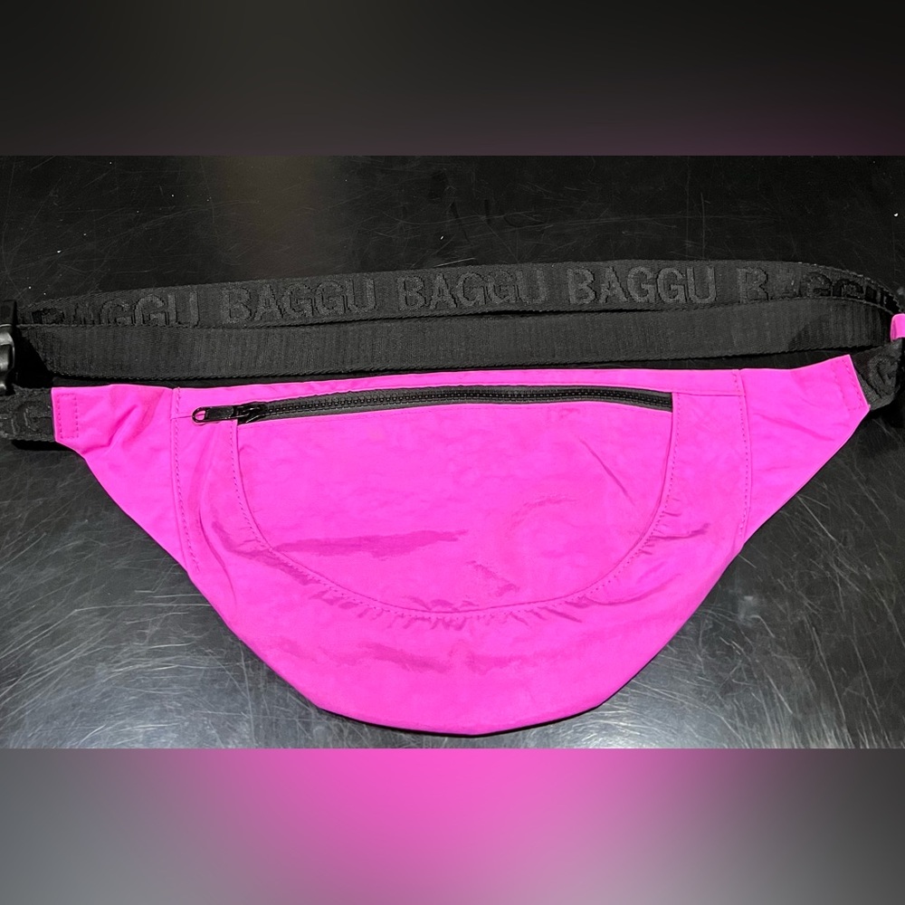 Baggy Crescent Fanny in Extra Pink